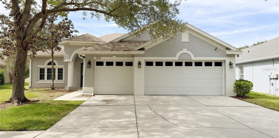 House in Valrico, Florida 4 bedrooms, 208.38 sq.m. № 2156186