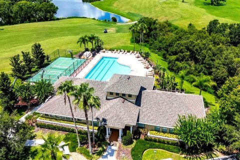 House in Valrico, Florida 4 bedrooms, 208.38 sq.m. № 2156186 - photo 18