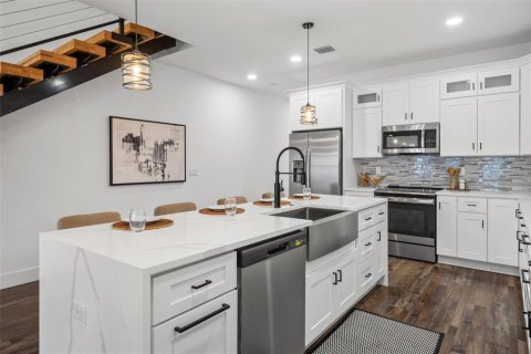 Touwnhouse à vendre à Pinellas Park, Floride: 3 chambres, 218.41 m2 № 2147581 - photo 10