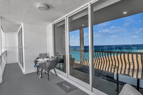 Condo in Fort Lauderdale, Florida, 2 bedrooms  № 1994445 - photo 20