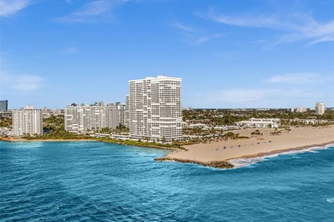 Condo in Fort Lauderdale, Florida, 2 bedrooms  № 1994445 - photo 1