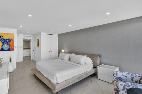 Condo in Fort Lauderdale, Florida, 2 bedrooms  № 1994445 - photo 24