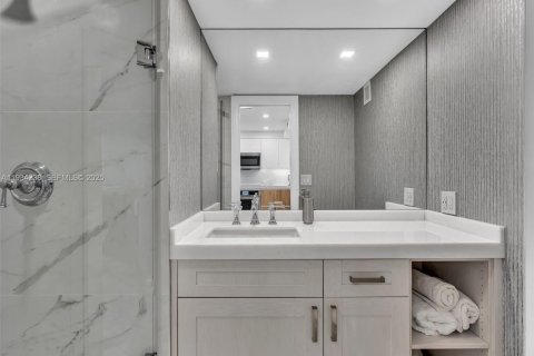 Condo in Fort Lauderdale, Florida, 2 bedrooms  № 1994445 - photo 15