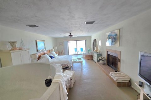 Condo in New Smyrna Beach, Florida, 3 bedrooms № 2226869 - photo 6