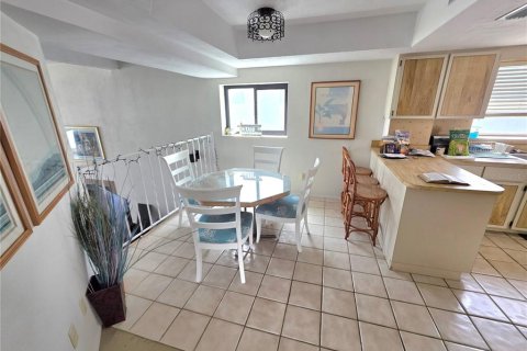 Condo in New Smyrna Beach, Florida, 3 bedrooms № 2226869 - photo 16