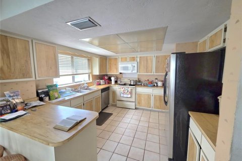 Condo in New Smyrna Beach, Florida, 3 bedrooms № 2226869 - photo 17