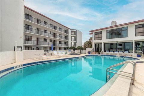 Condo in New Smyrna Beach, Florida, 3 bedrooms № 2226869 - photo 3
