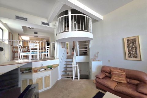 Condo in New Smyrna Beach, Florida, 3 bedrooms № 2226869 - photo 15
