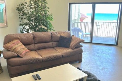Condo in New Smyrna Beach, Florida, 3 bedrooms № 2226869 - photo 11
