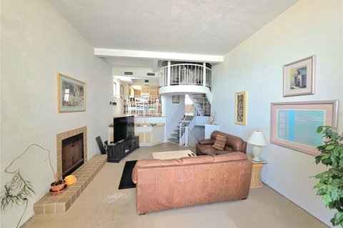 Condo in New Smyrna Beach, Florida, 3 bedrooms № 2226869 - photo 14