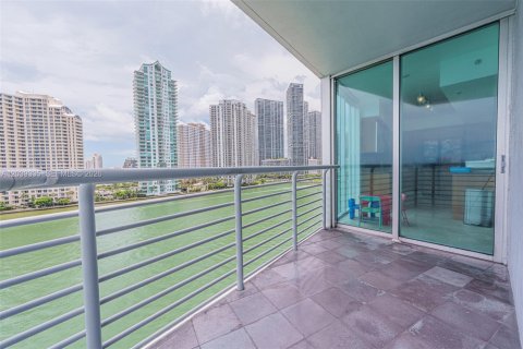 Снять в аренду кондоминиум в Майами, Флорида 3 спальни, 166.48м2, № 2145799 - фото 5