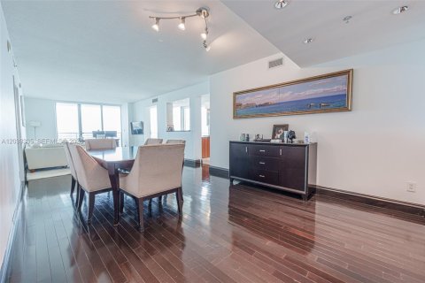 Снять в аренду кондоминиум в Майами, Флорида 3 спальни, 166.48м2, № 2145799 - фото 21