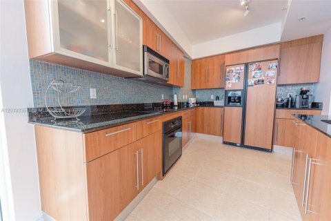Снять в аренду кондоминиум в Майами, Флорида 3 спальни, 166.48м2, № 2145799 - фото 9