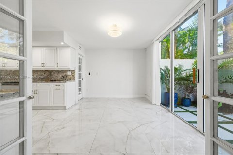 Adosado en venta en Aventura, Florida, 4 dormitorios, 232.07 m2 № 2036041 - foto 12