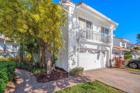 Adosado en venta en Aventura, Florida, 4 dormitorios, 232.07 m2 № 2036041 - foto 2