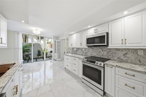 Adosado en venta en Aventura, Florida, 4 dormitorios, 232.07 m2 № 2036041 - foto 15