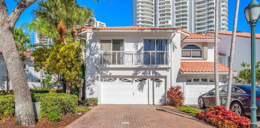 Adosado en Aventura, Florida 4 dormitorios, 232.07 m2 № 2036041