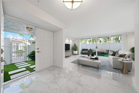 Adosado en venta en Aventura, Florida, 4 dormitorios, 232.07 m2 № 2036041 - foto 4