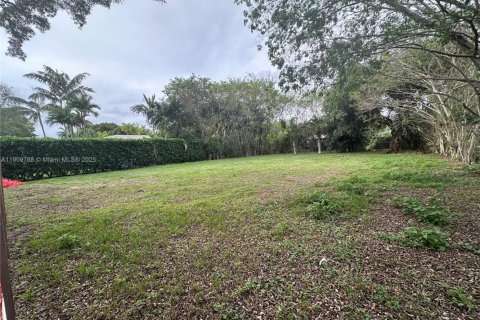 Terreno en venta en Miami Shores, Florida № 2013105 - foto 6