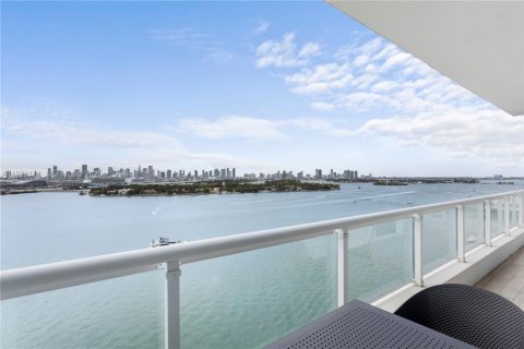 Condominio en alquiler en Miami Beach, Florida, 2 dormitorios, 98.29 m2 № 1982449 - foto 8