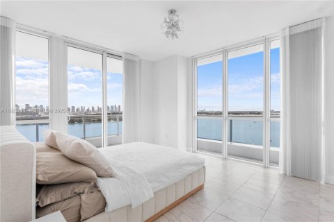 Condominio en alquiler en Miami Beach, Florida, 2 dormitorios, 98.29 m2 № 1982449 - foto 10