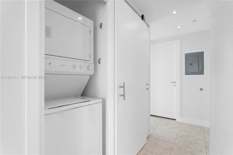 Condominio en alquiler en Miami Beach, Florida, 2 dormitorios, 98.29 m2 № 1982449 - foto 17