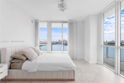 Condominio en alquiler en Miami Beach, Florida, 2 dormitorios, 98.29 m2 № 1982449 - foto 9