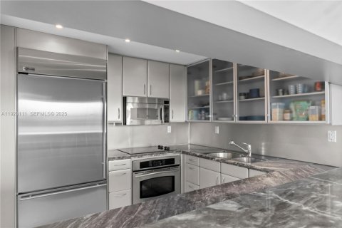 Condominio en alquiler en Miami Beach, Florida, 2 dormitorios, 98.29 m2 № 1982449 - foto 7