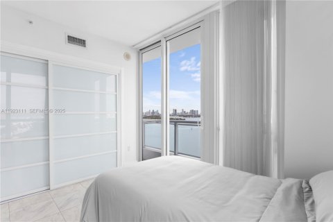 Condominio en alquiler en Miami Beach, Florida, 2 dormitorios, 98.29 m2 № 1982449 - foto 15