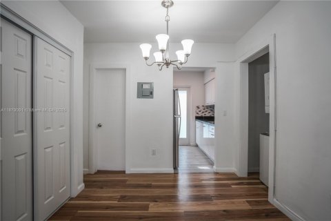 Apartamento en alquiler en Miami Beach, Florida, 41.81 m2 № 1922157 - foto 4