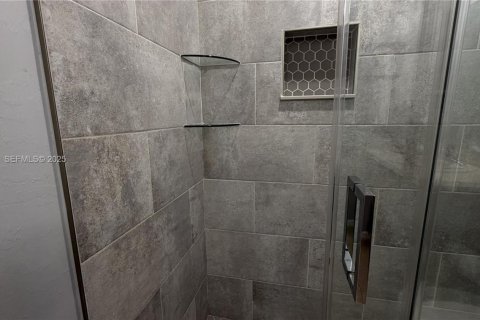 Casa en venta en Lehigh Acres, Florida, 3 dormitorios № 1993854 - foto 21