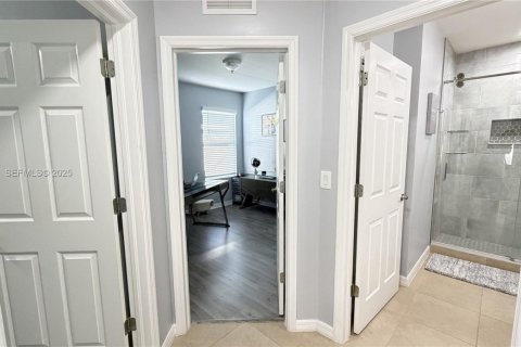 Casa en venta en Lehigh Acres, Florida, 3 dormitorios № 1993854 - foto 15