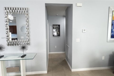 Casa en venta en Lehigh Acres, Florida, 3 dormitorios № 1993854 - foto 13