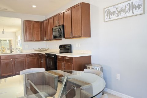 Casa en venta en Lehigh Acres, Florida, 3 dormitorios № 1993854 - foto 9