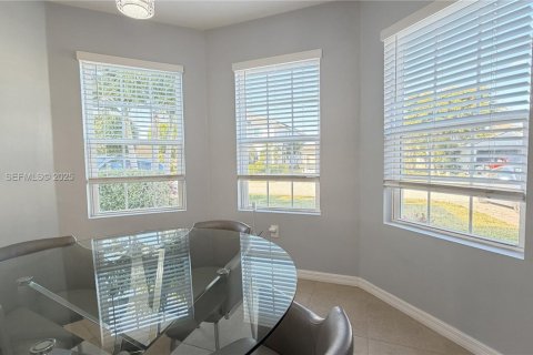 Casa en venta en Lehigh Acres, Florida, 3 dormitorios № 1993854 - foto 8