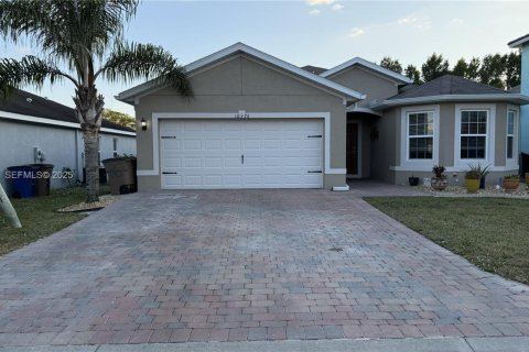 Casa en venta en Lehigh Acres, Florida, 3 dormitorios № 1993854 - foto 2