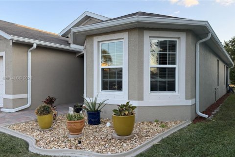 Casa en venta en Lehigh Acres, Florida, 3 dormitorios № 1993854 - foto 3