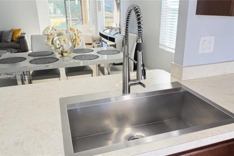 Casa en venta en Lehigh Acres, Florida, 3 dormitorios № 1993854 - foto 11