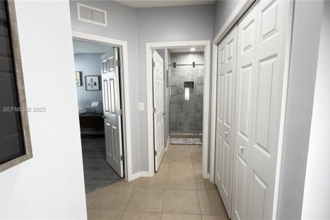 Casa en venta en Lehigh Acres, Florida, 3 dormitorios № 1993854 - foto 14