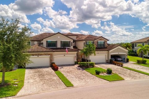 House in Bradenton, Florida 3 bedrooms, 165.92 sq.m. № 2350119