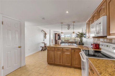 Condo in New Smyrna Beach, Florida, 2 bedrooms  № 1528521 - photo 11