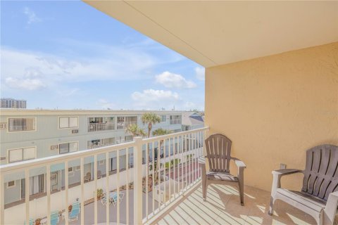 Condo in New Smyrna Beach, Florida, 2 bedrooms  № 1528521 - photo 27