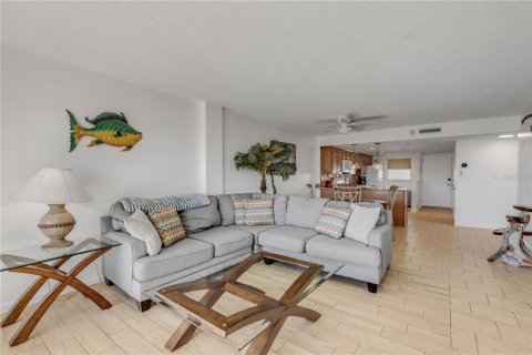 Condo in New Smyrna Beach, Florida, 2 bedrooms  № 1528521 - photo 4