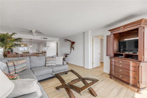 Condo in New Smyrna Beach, Florida, 2 bedrooms  № 1528521 - photo 6