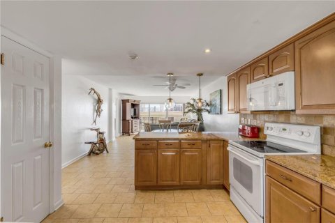 Condo in New Smyrna Beach, Florida, 2 bedrooms  № 1528521 - photo 15