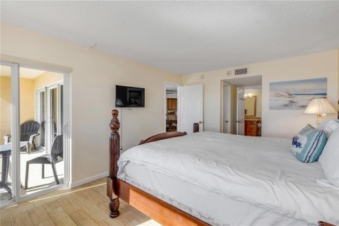 Condo in New Smyrna Beach, Florida, 2 bedrooms  № 1528521 - photo 19