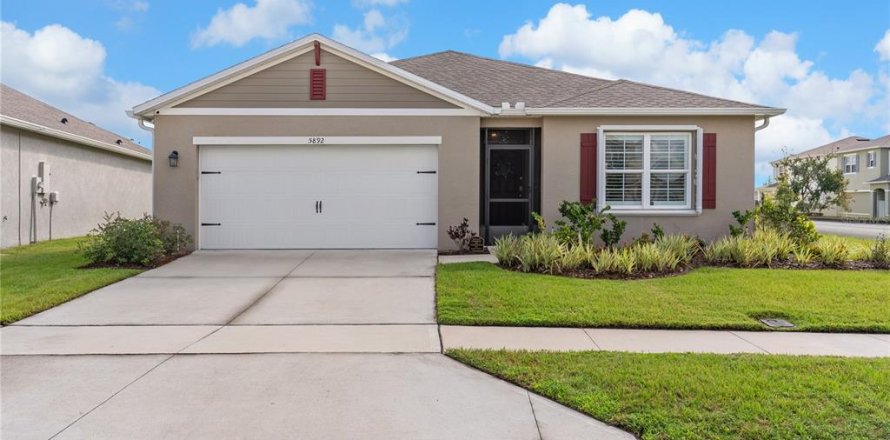 House in Lakeland, Florida 3 bedrooms, 171.96 sq.m. № 1919506