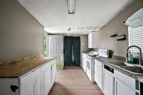 House in Silver Springs Shores, Florida 2 bedrooms, 100.61 sq.m. № 1673762 - photo 4