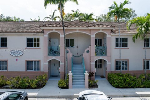 Condo in Pembroke Pines, Florida, 2 bedrooms  № 2011906