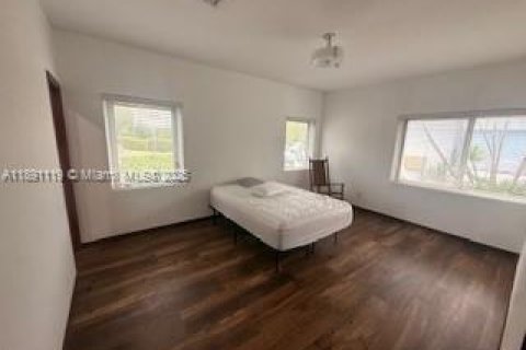 Condominio en alquiler en Miami Beach, Florida, 2 dormitorios, 77.11 m2 № 1948940 - foto 6